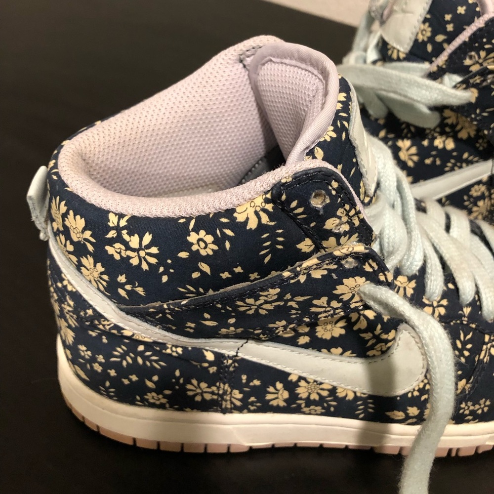 Nike ID Liberty of London dunks. US Size 7 - Picture 5 of 7